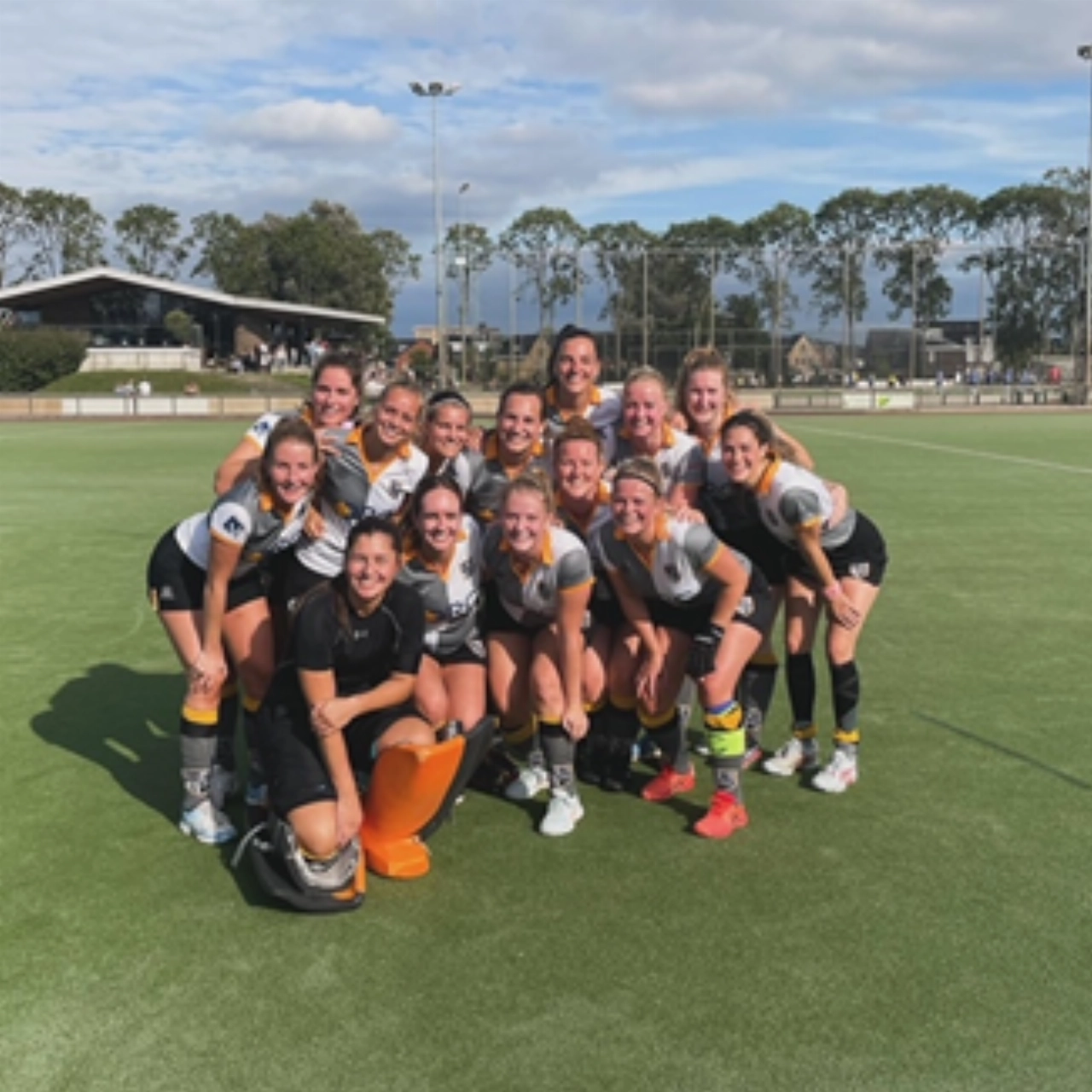 HCS Dames 4 profiteert van actie Fundament Advies